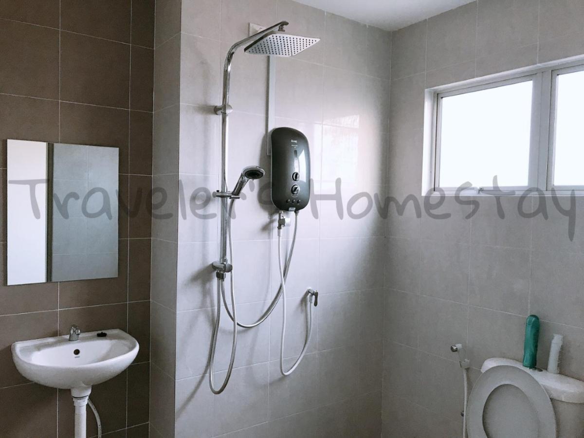 Traveler'S Homestay 旅人窝@ The Venus Sitiawan Kampong Lumut Kiri Exterior photo